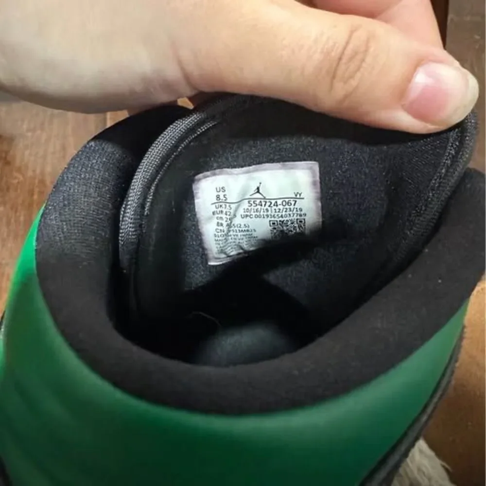 Nike Air Jordan 1 Mid “Pine Green”
